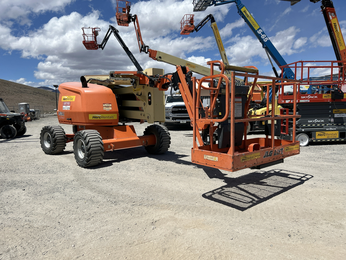 2018 JLG 450AJ-3