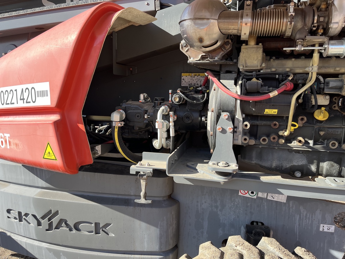 2017 Skyjack SJ66 T-9