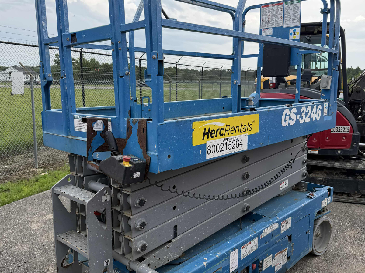 2018 Genie GS-3246-7