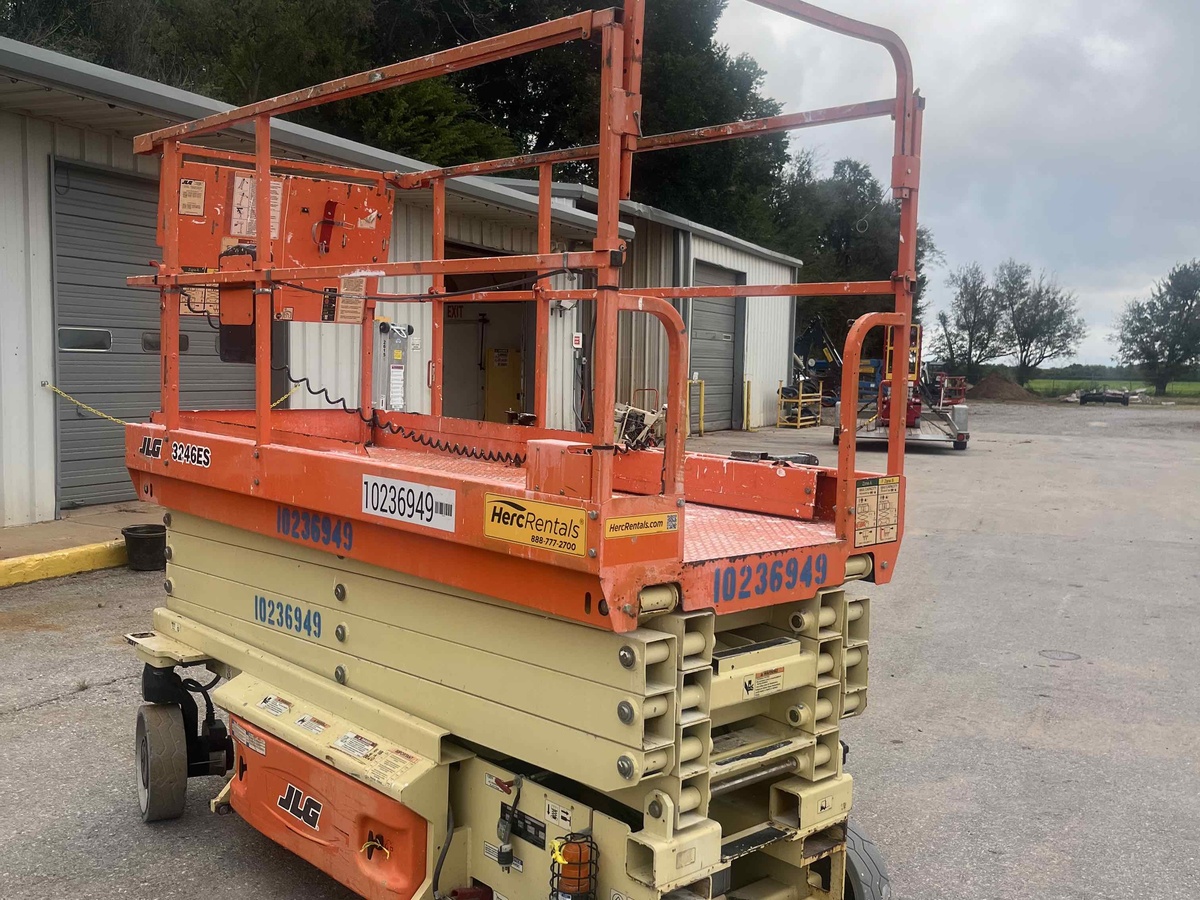 2018 JLG 3246ES-1