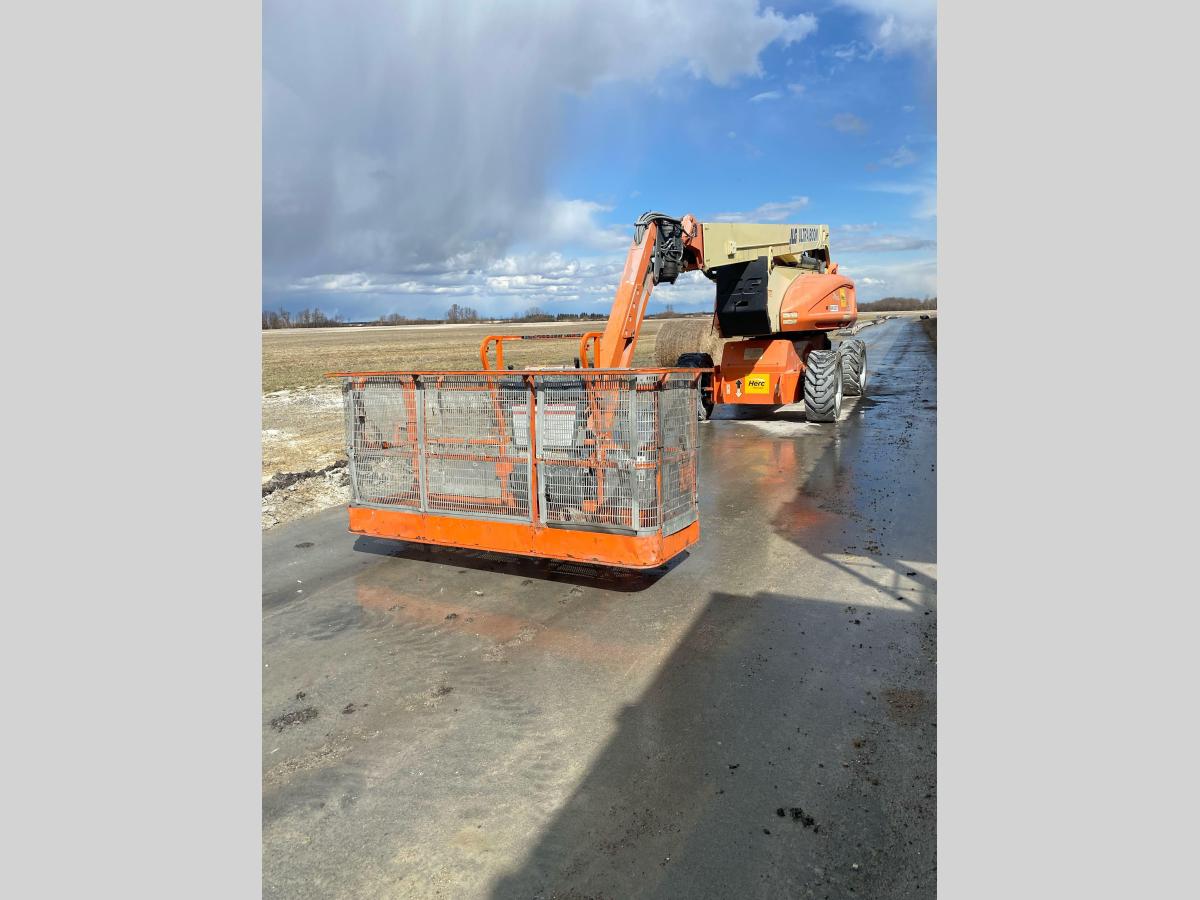 2016 JLG 1250AJP