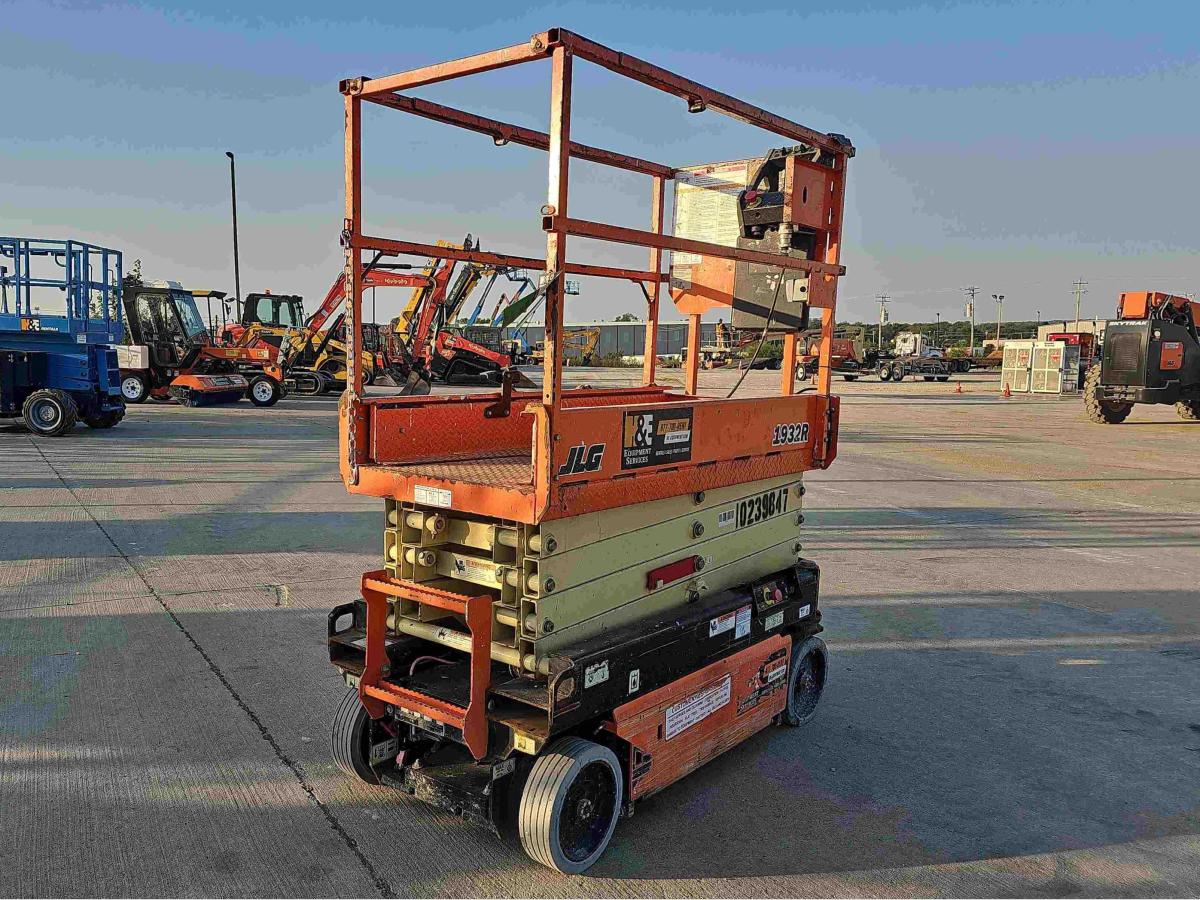 2018 JLG 1932R-3