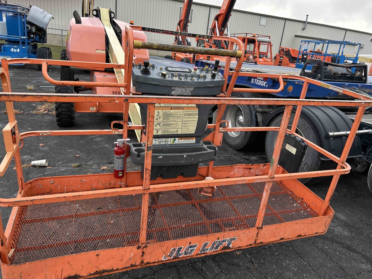 2016 JLG 400S-2