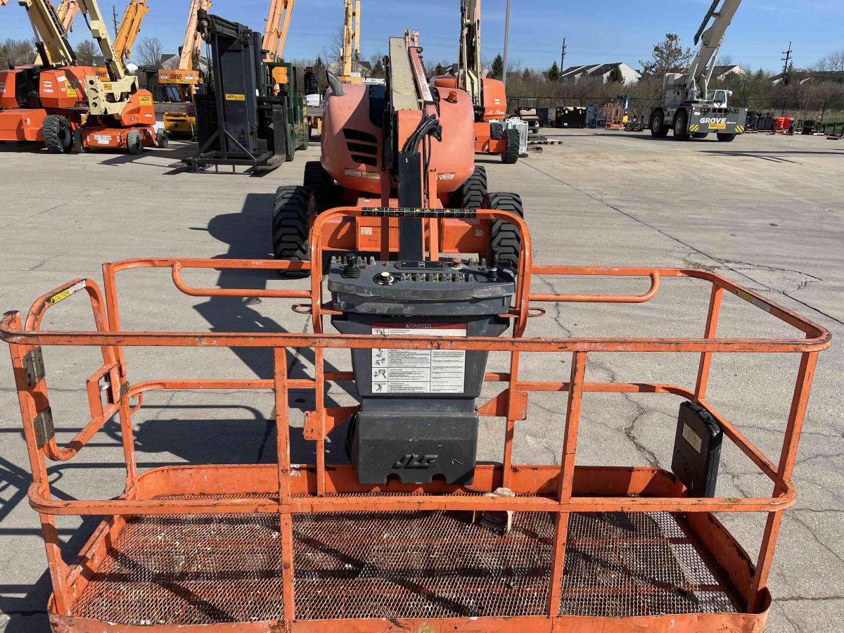 2014 JLG 600AJ