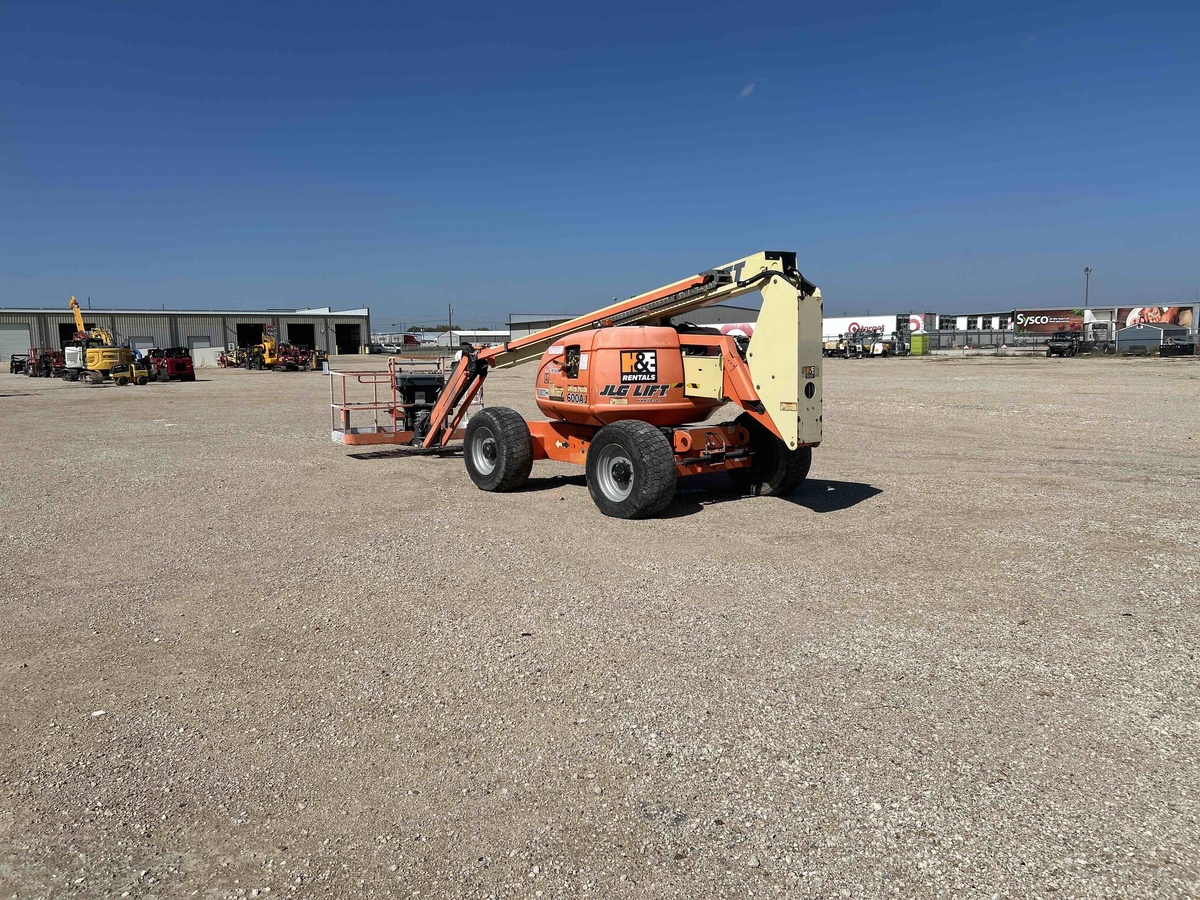 2017 JLG 600AJ-6