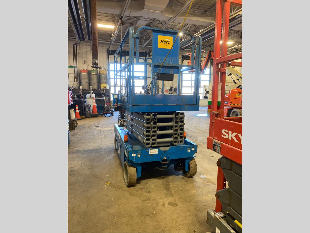 2013 Genie GS-3246-2