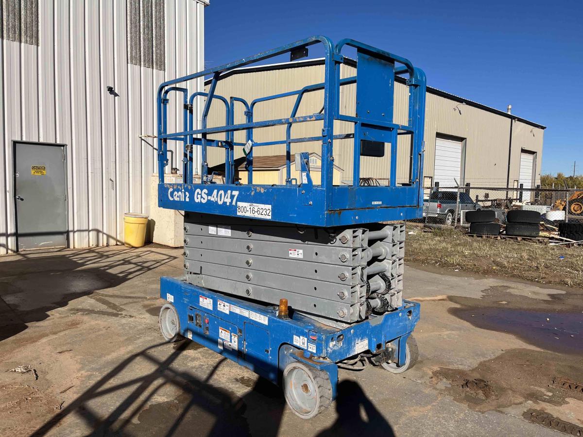 2017 Genie GS-4047