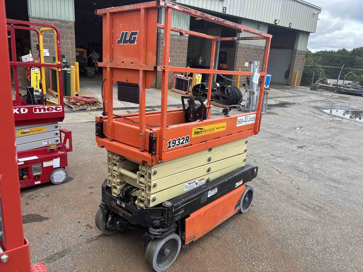 2018 JLG 1932R-5