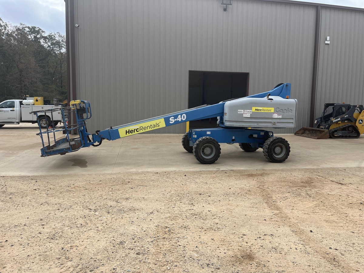 2018 Genie S-40