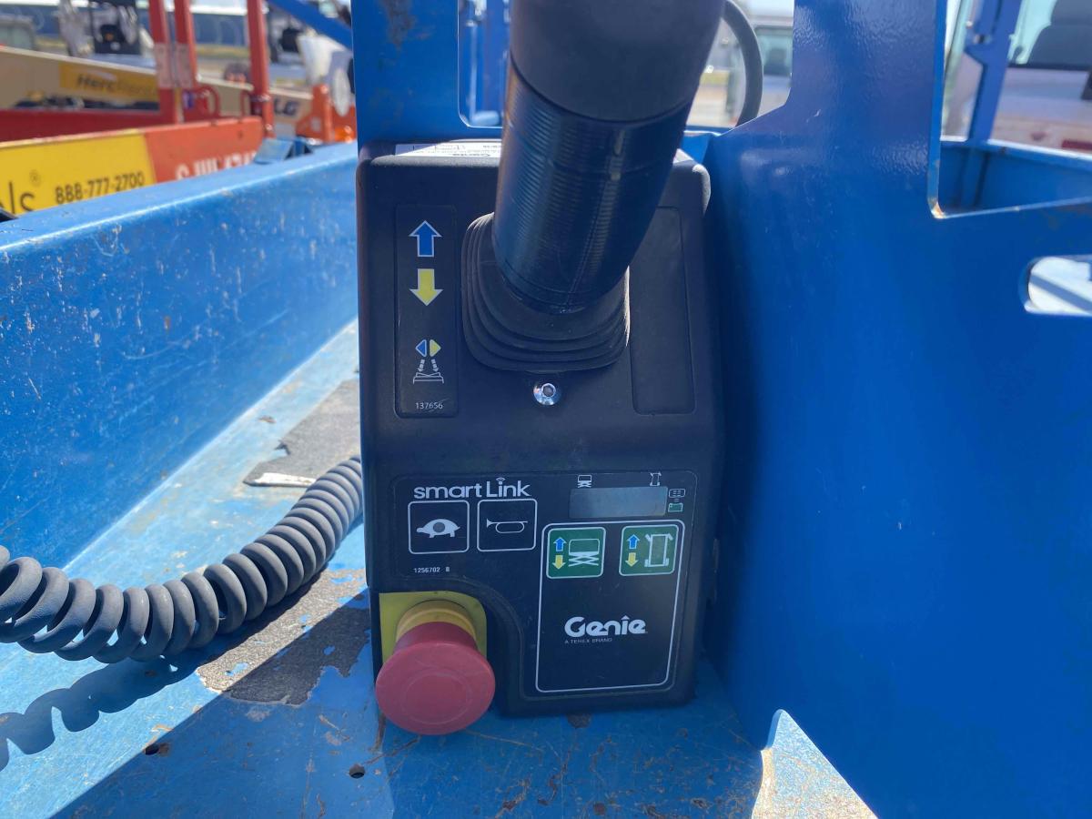 2017 Genie GS-4047