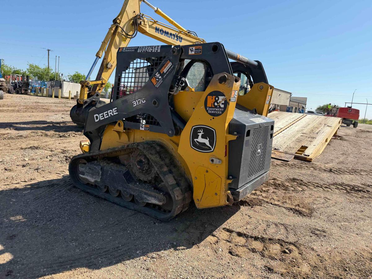 2021 John Deere 317G-2
