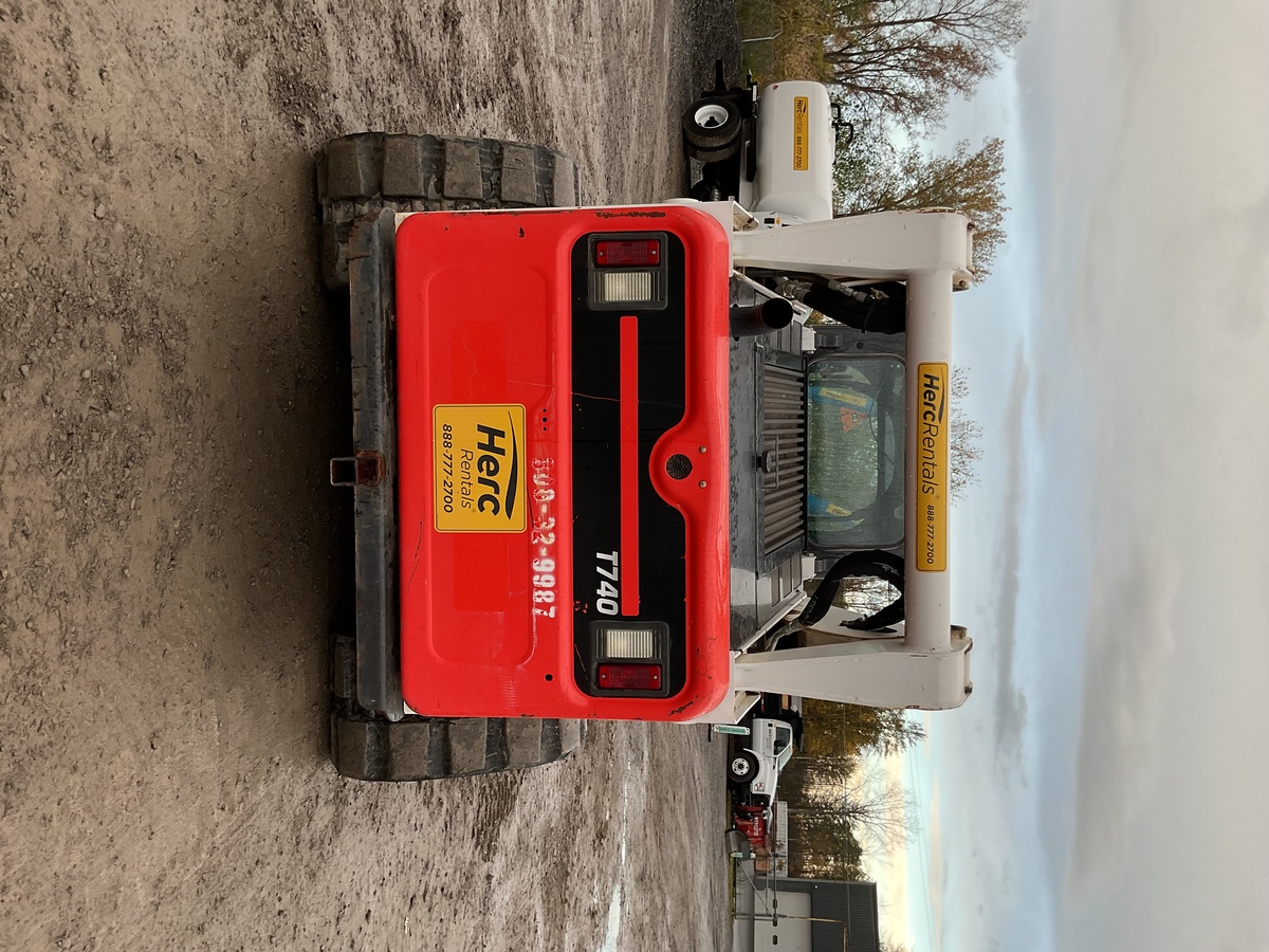 2022 Bobcat T740-4