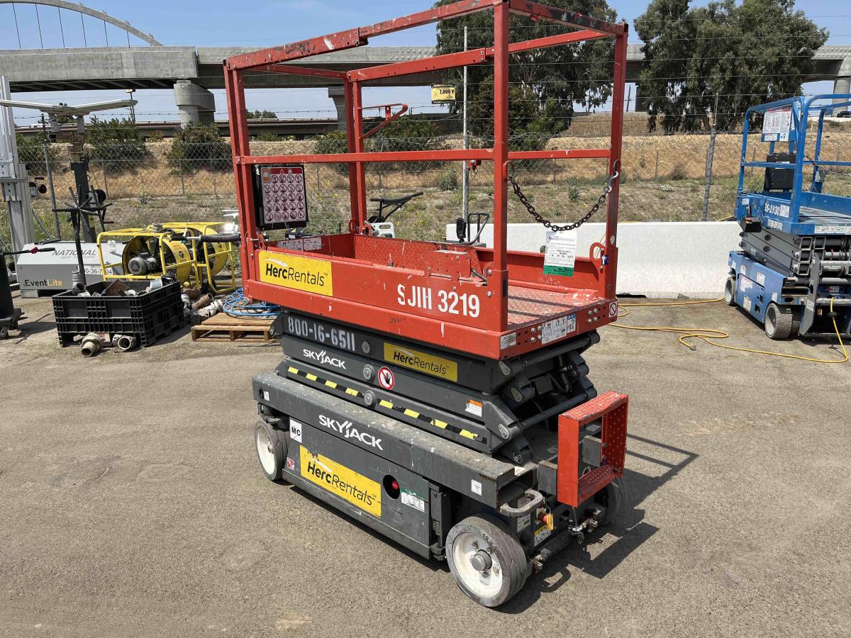 2017 Skyjack SJ3219
