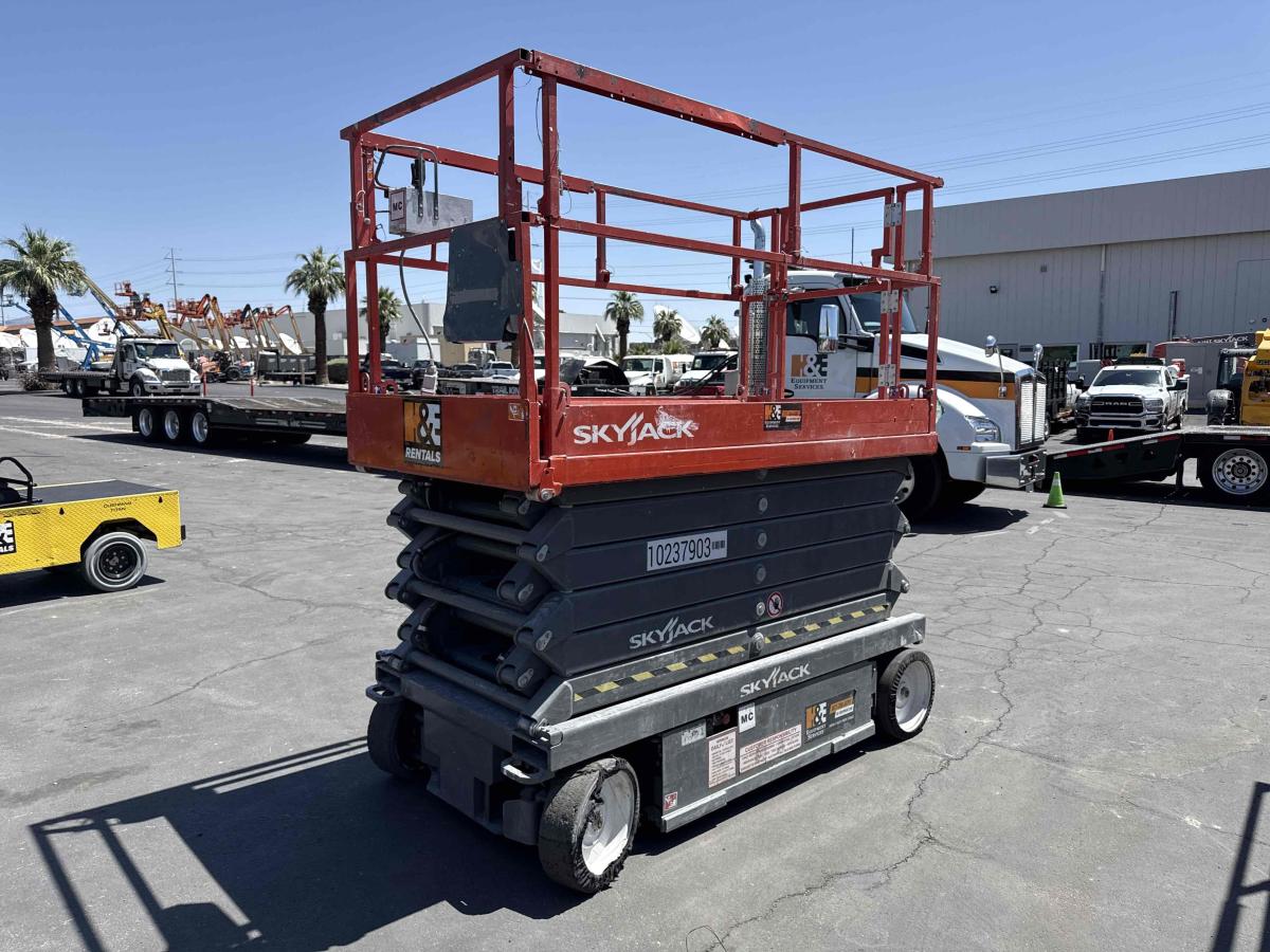 2018 Skyjack SJ4740