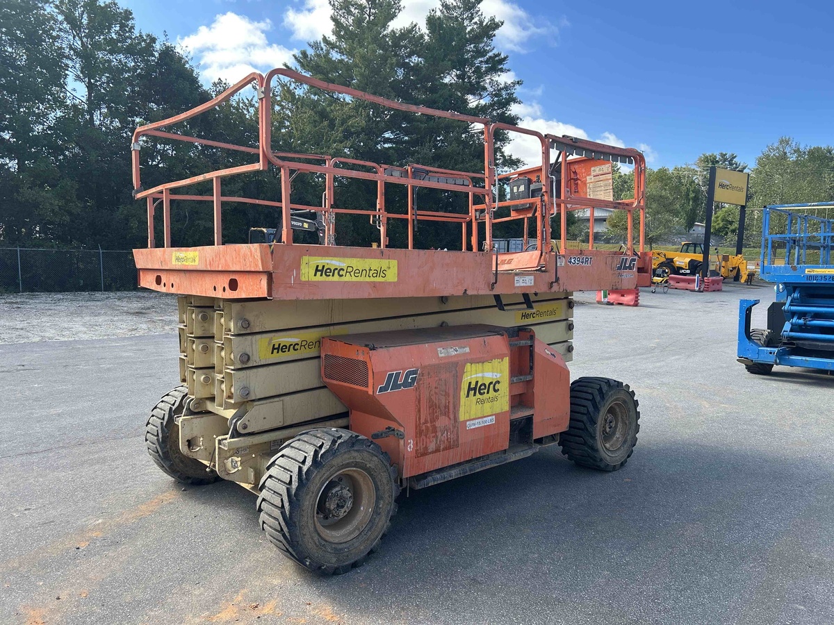 2017 JLG 4394RT-5
