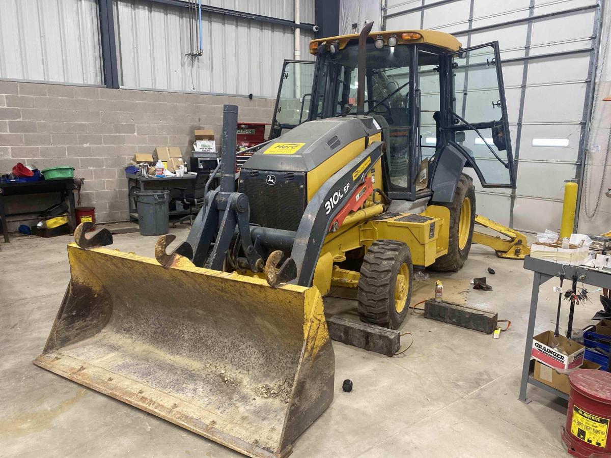 2018 John Deere 310L EP