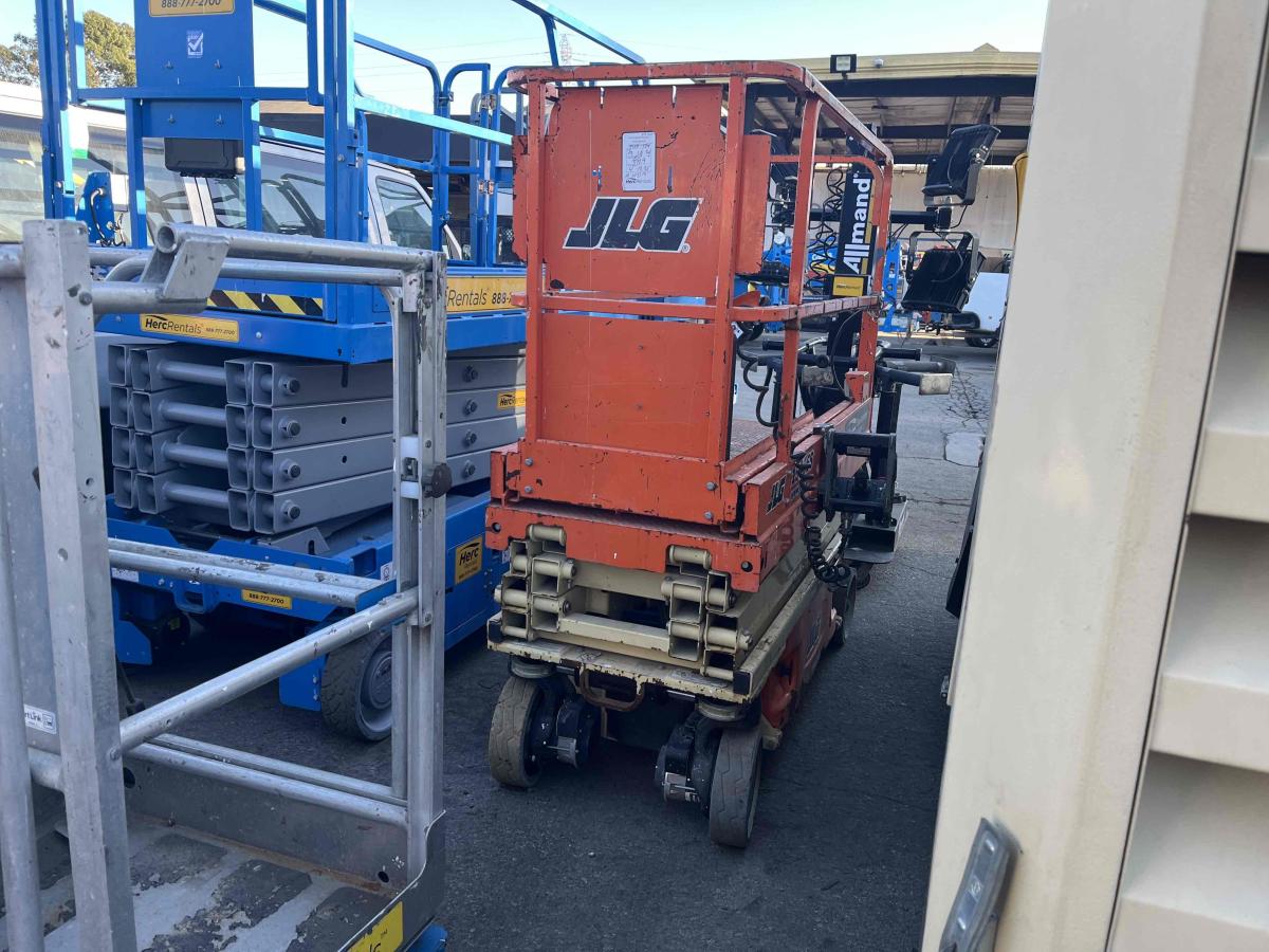 2016 JLG 1930ES