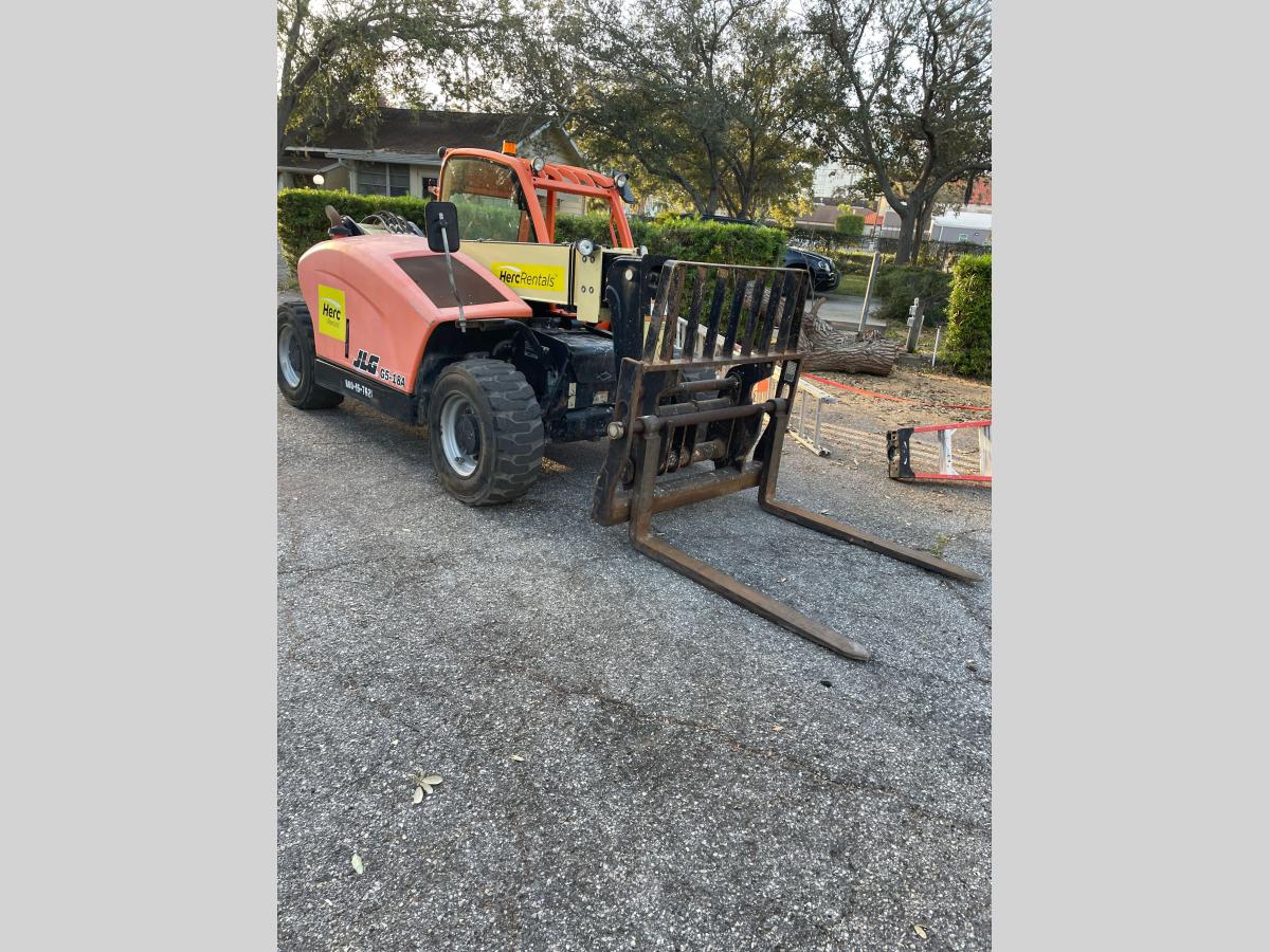 2017 JLG G5-18A