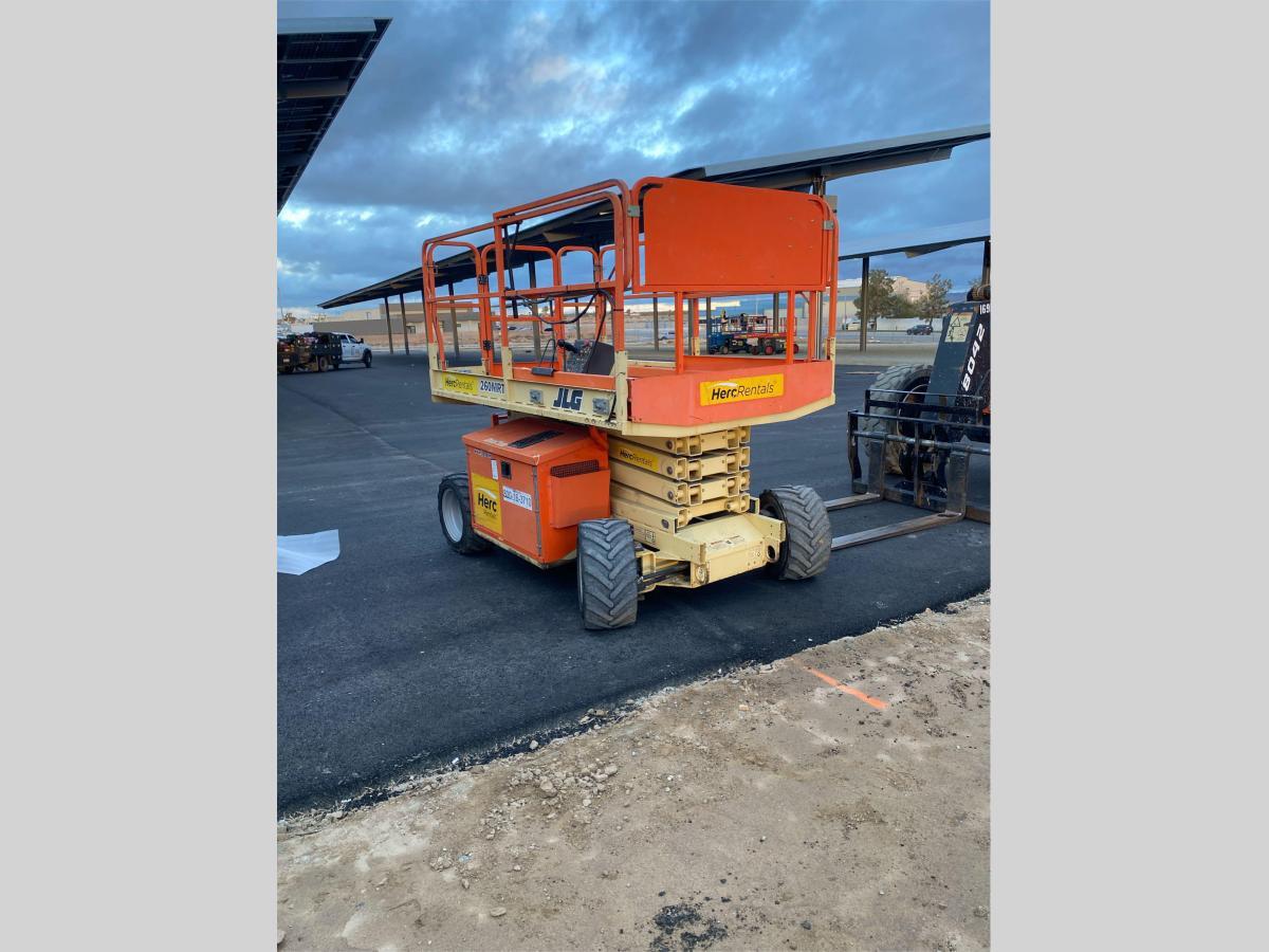 2017 JLG 260MRT-3