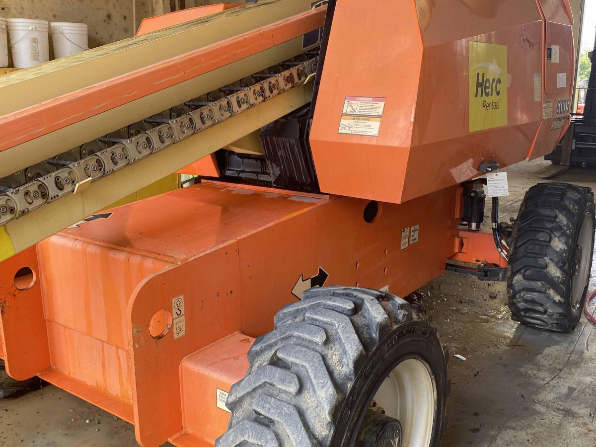 2016 JLG 600S