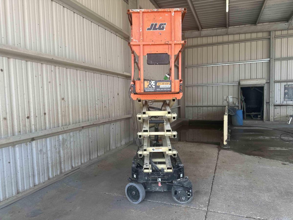 2017 JLG 1932R-2
