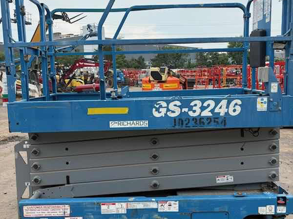 2018 Genie GS-3246