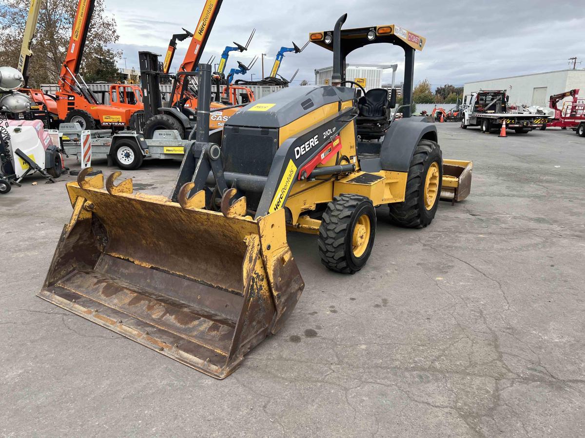 2017 John Deere 210LEP