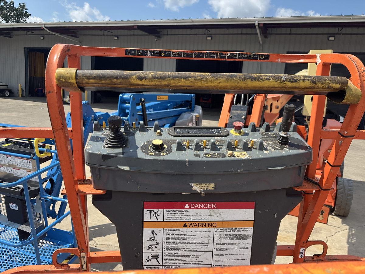 2018 JLG E450AJ-7