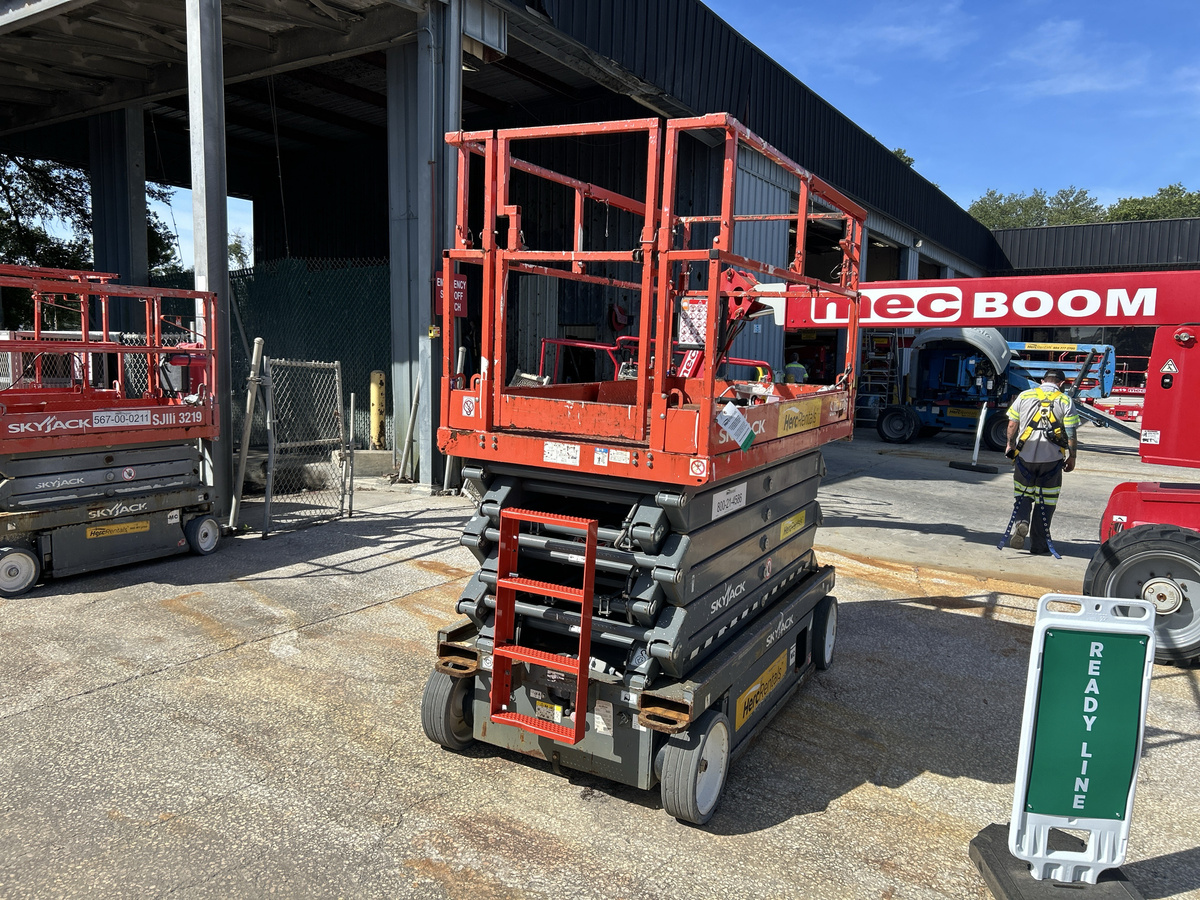 2018 Skyjack SJ4740-4