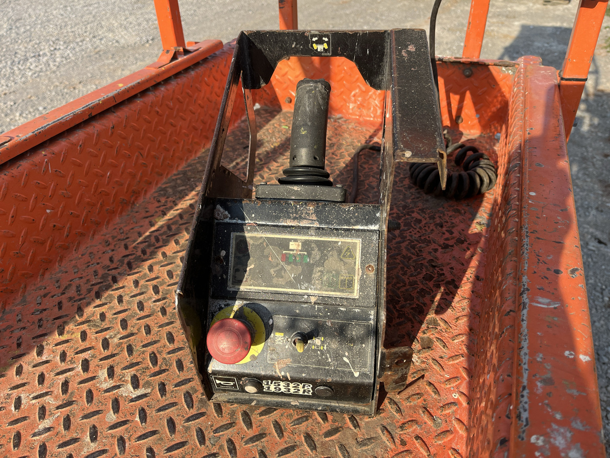 2018 JLG 1932R-5