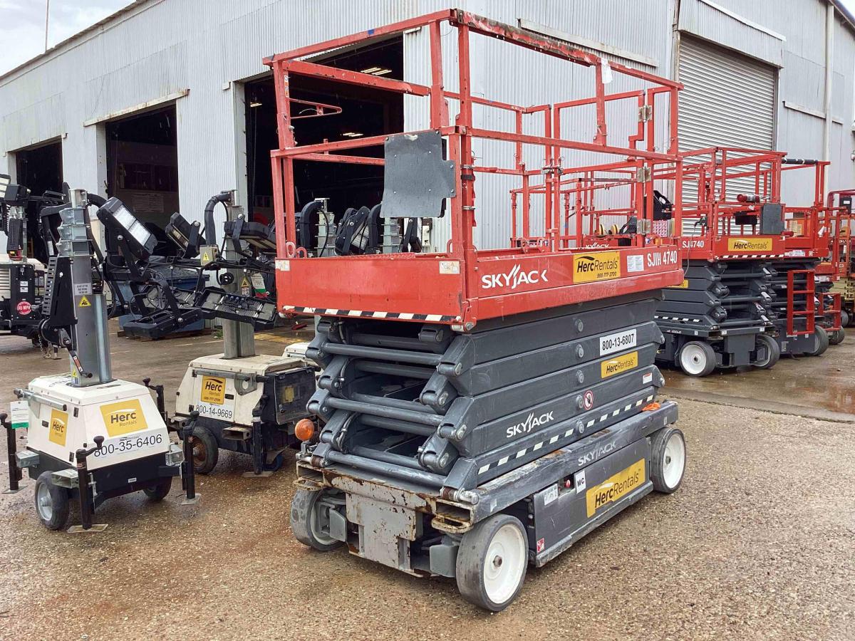 2017 Skyjack SJ4740