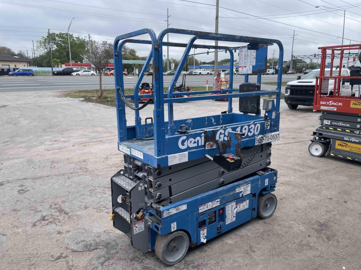 2018 Genie GS-1930