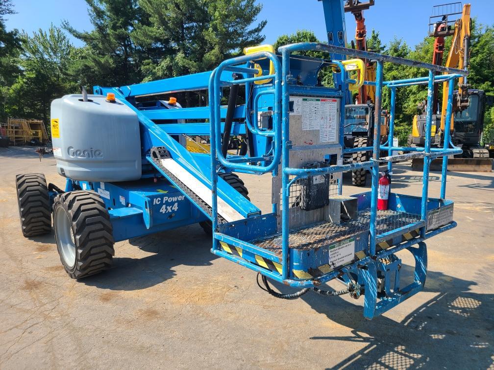 2011 Genie Z-45/25 RT