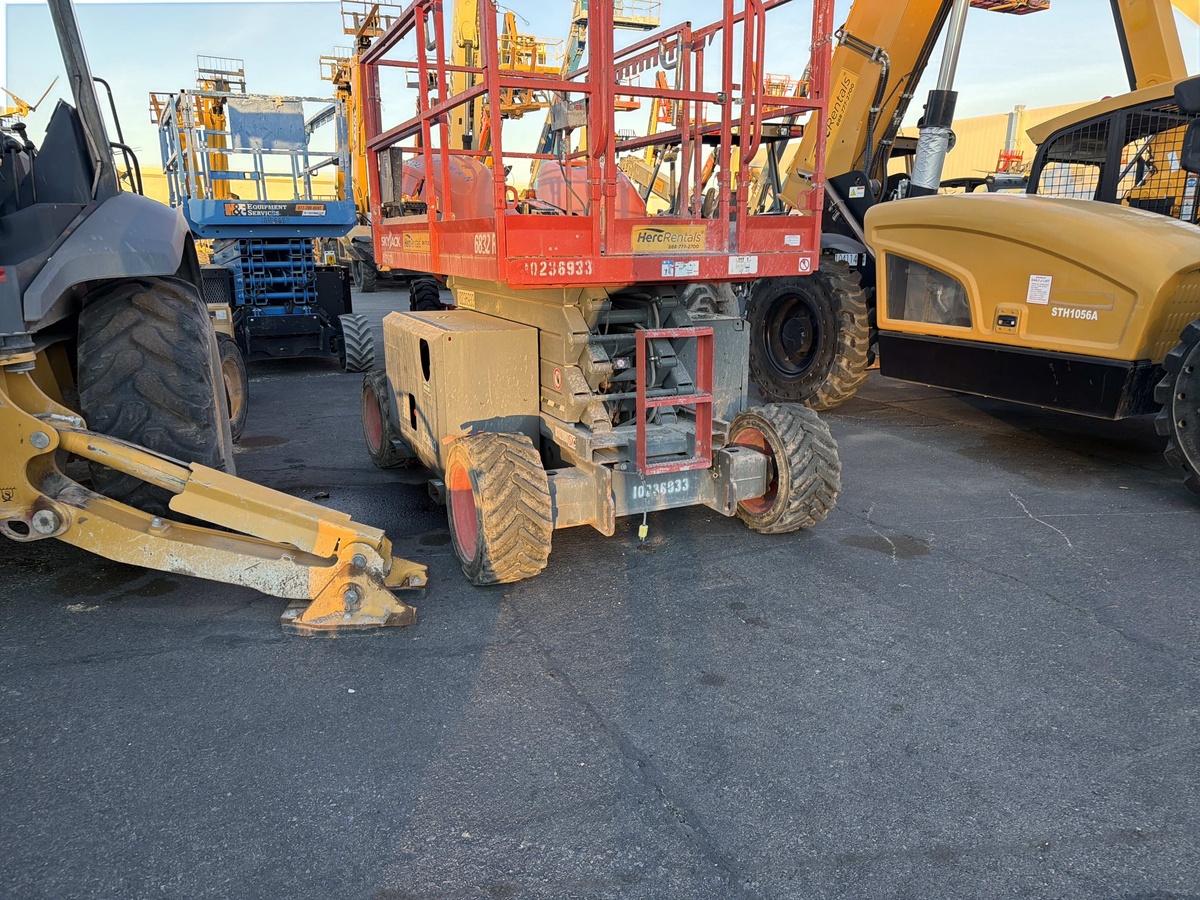 2018 Skyjack SJ-6832RT-2