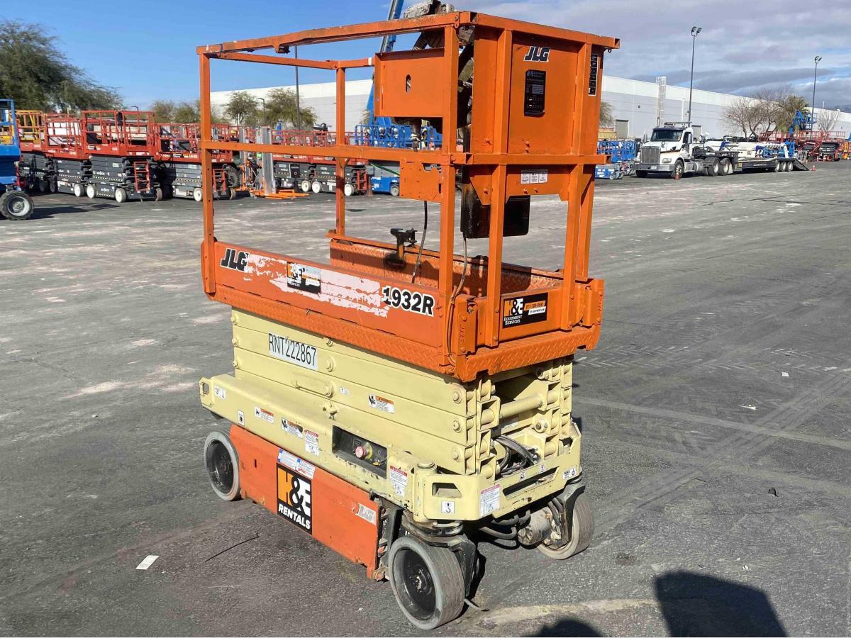 2017 JLG 1932R