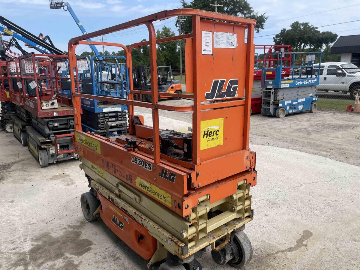 2017 JLG 1930ES