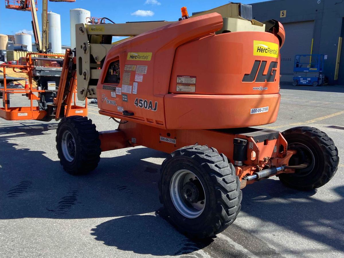 2015 JLG 450AJ