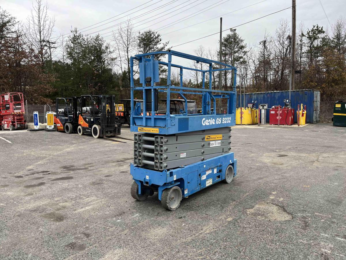 2018 Genie GS-3232