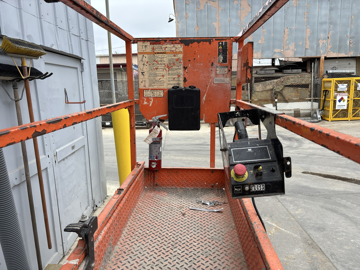 2019 JLG 1932R-2