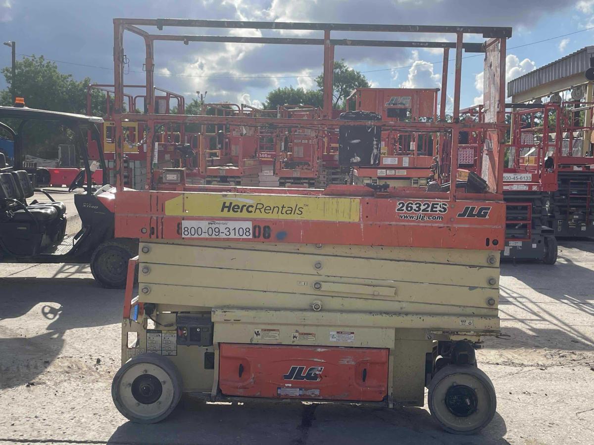2016 JLG 2632ES