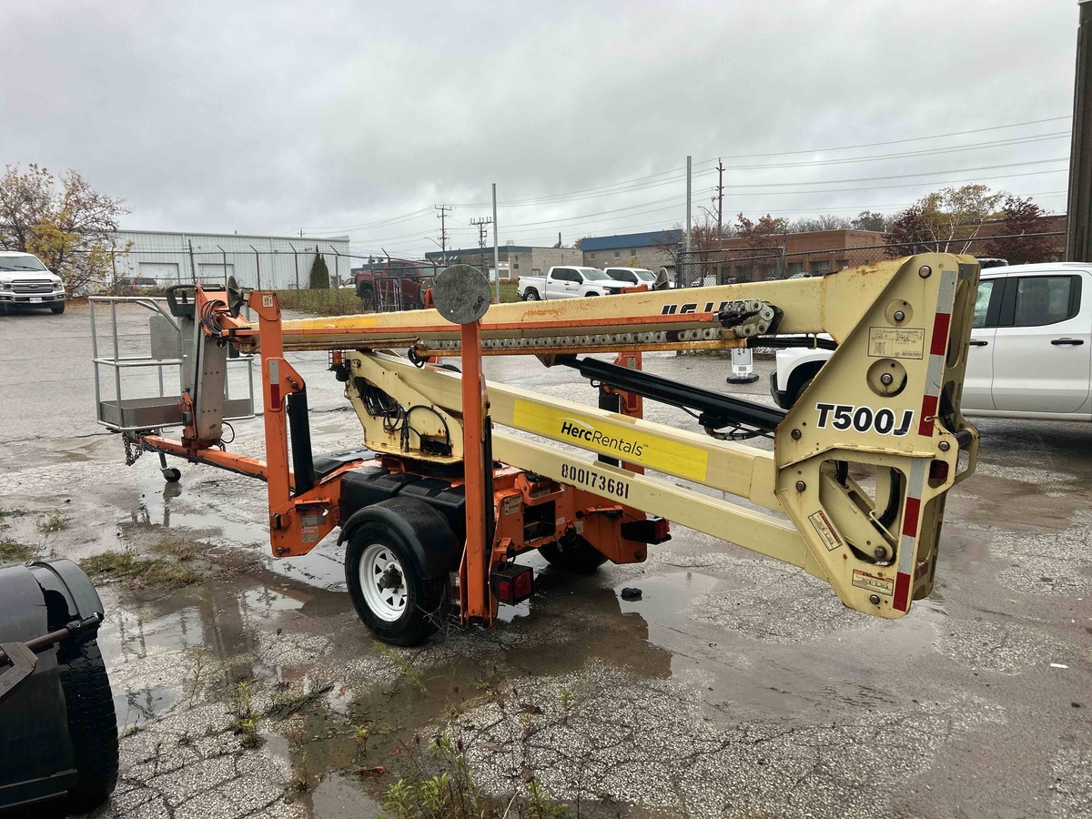 2017 JLG T500J