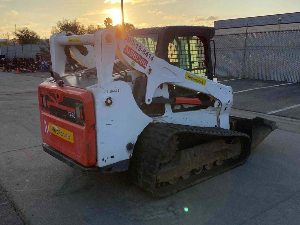 2018 Bobcat T740