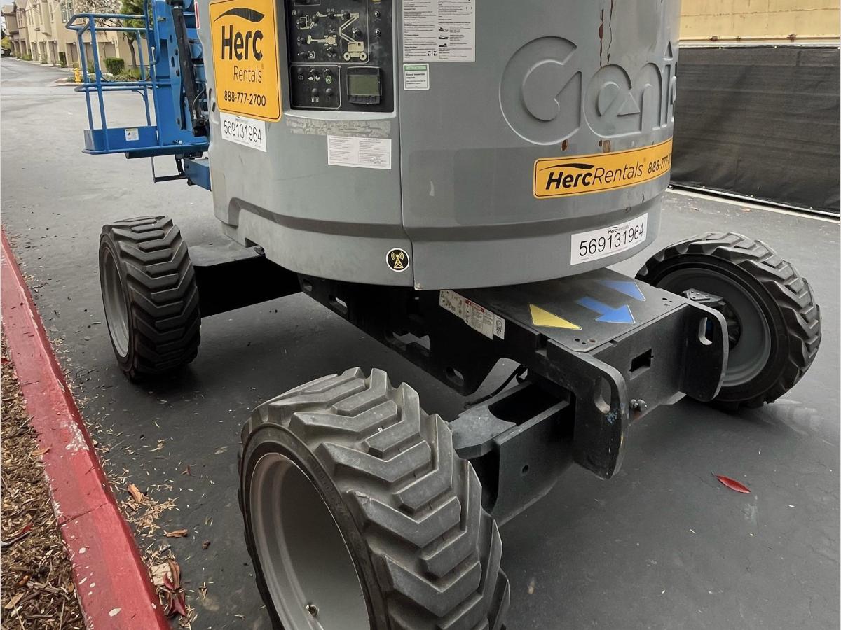 2013 Genie Z-45/25 RT