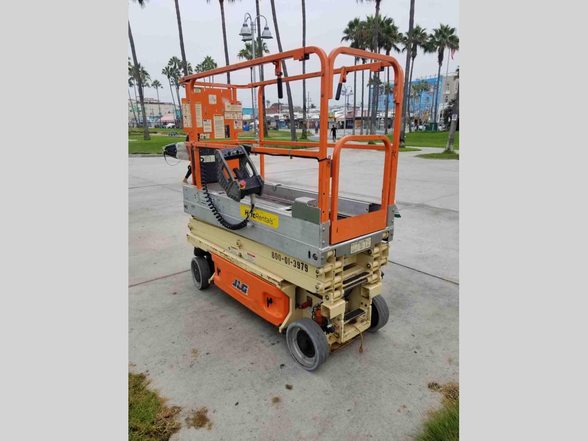 2014 JLG 1930ES