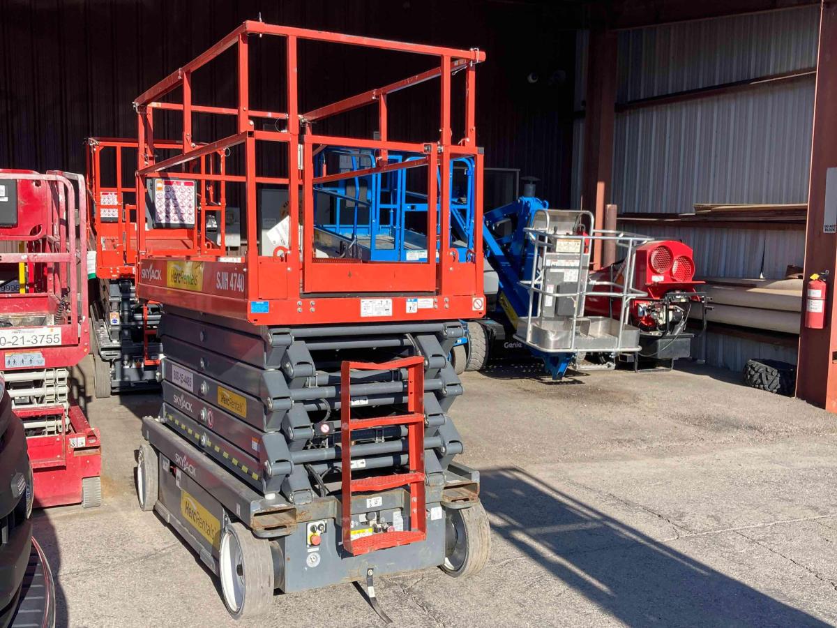 2017 Skyjack SJ4740