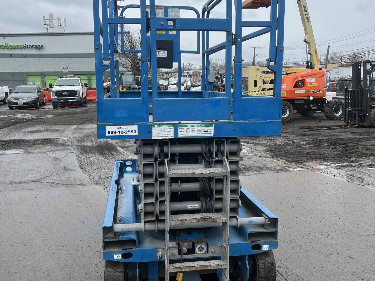 2016 Genie GS-3246