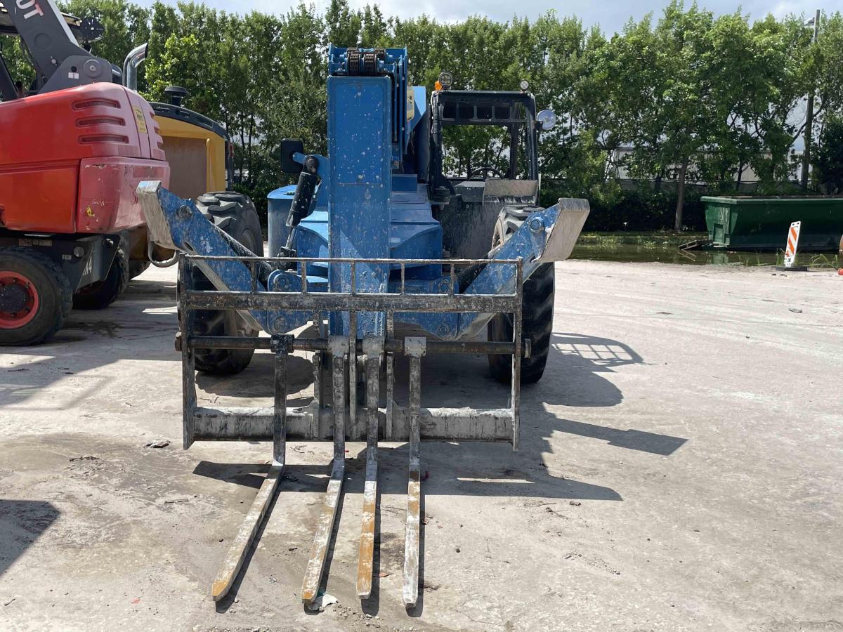 2017 Genie GTH-1056