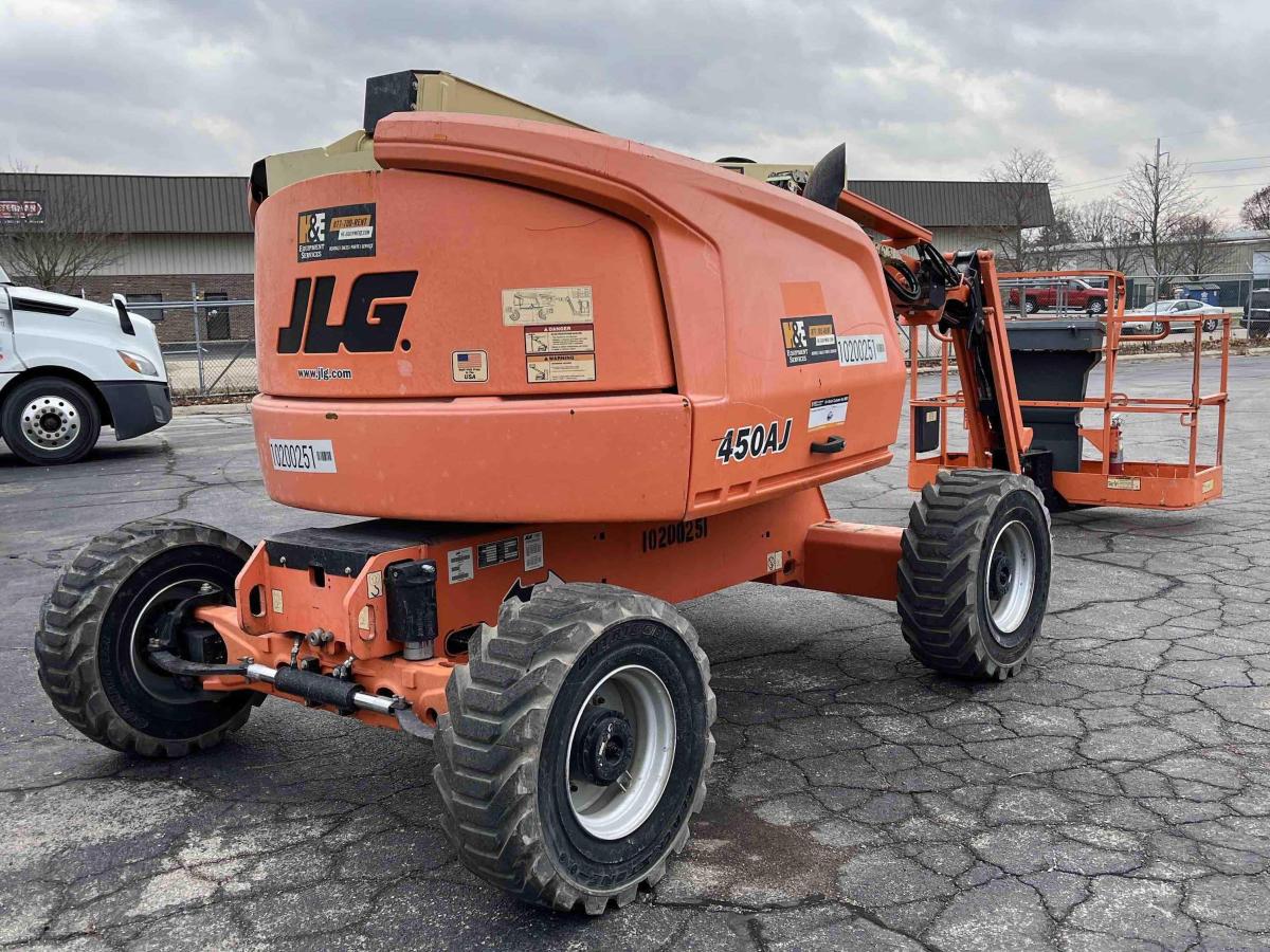 2016 JLG 450AJ