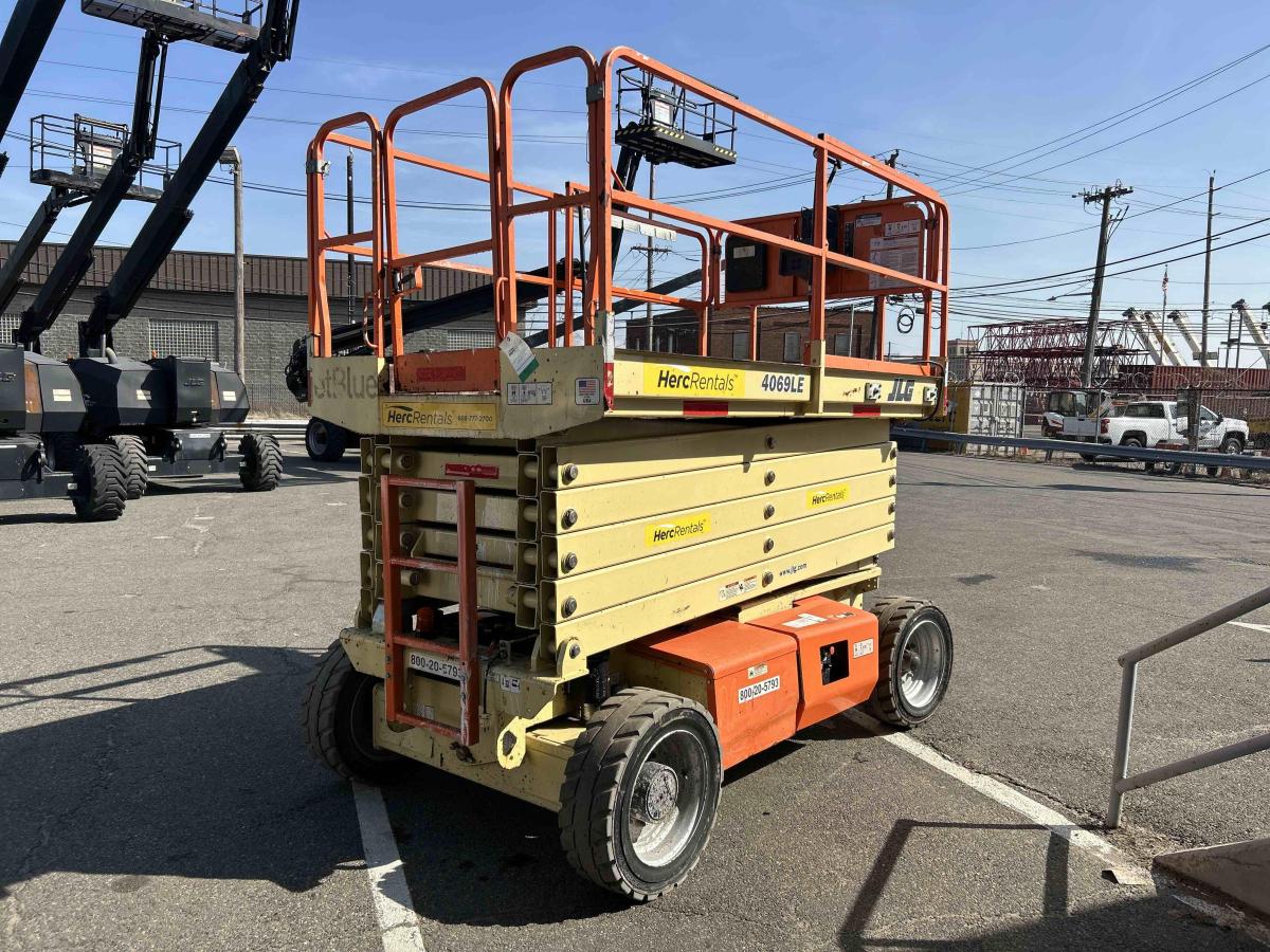 2018 JLG 4069LE