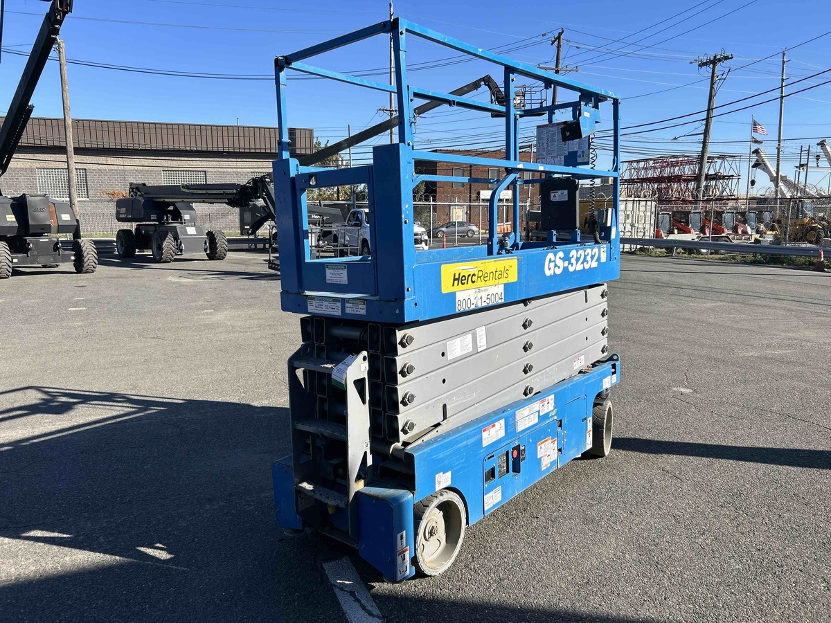 2018 Genie GS-3232-3